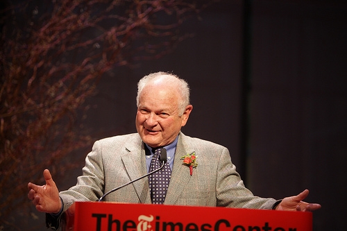 Melvyn Dubofsky accepts Sol Stetin Award for Labor History